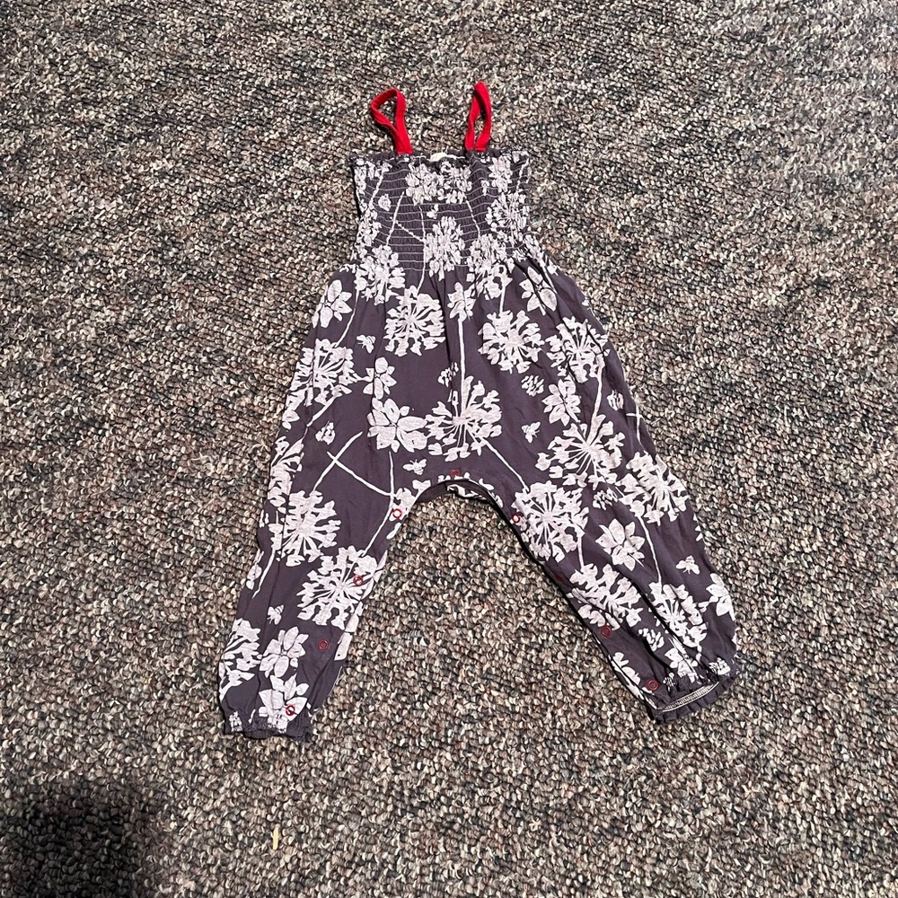 Excellent condition Burt’s baby romper 18 months